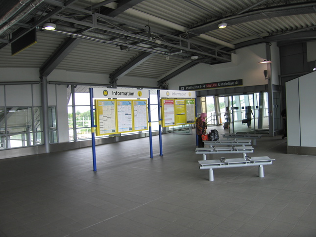 Liverpool South Parkway
upper level concourse