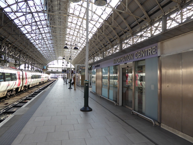 Manchester Piccadilly
platform 10 looking east