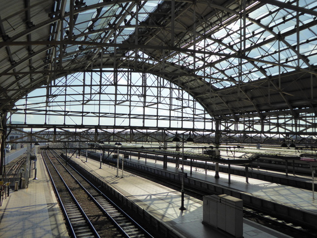 Manchester Piccadilly platforms 1-4 looking east