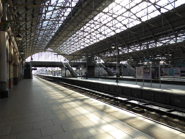 Manchester Piccadilly
platform 1 looking east