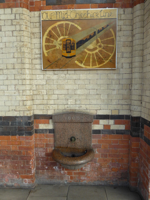 Manchester
Piccadilly platform 1 drinking fountain