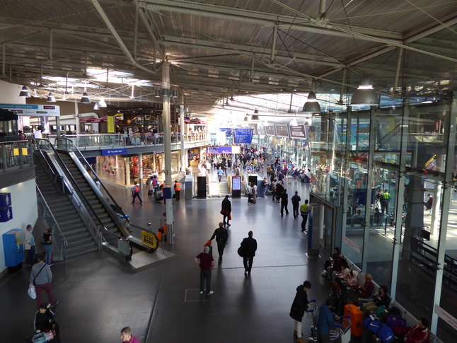 Manchester Piccadilly concourse