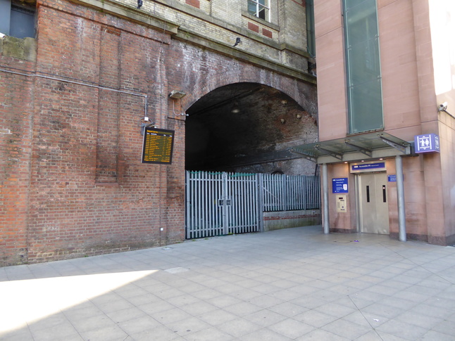 Manchester Piccadilly Fairfield St lift