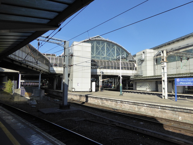 Manchester Piccadilly from platform 13