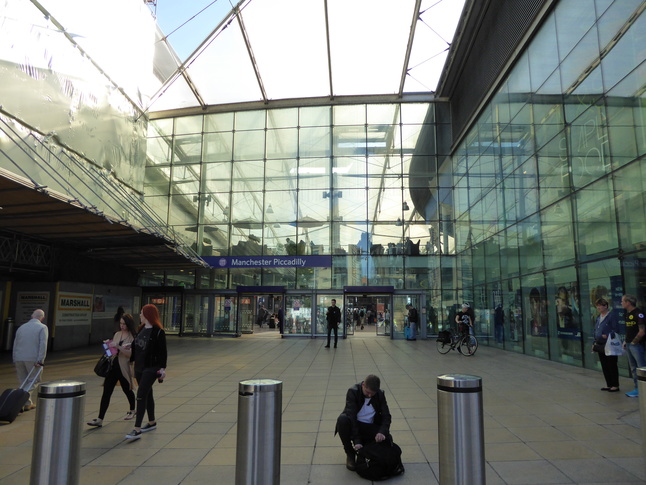 Manchester Piccadilly front entrance