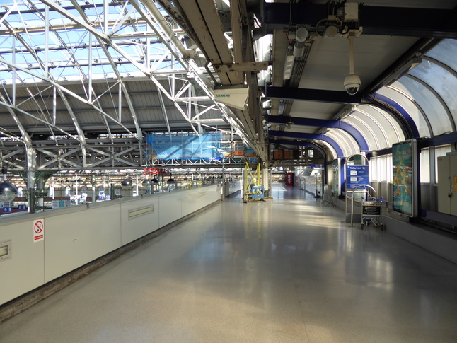 Manchester Piccadilly
on the footbridge