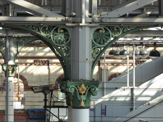 Manchester Piccadilly spandrels