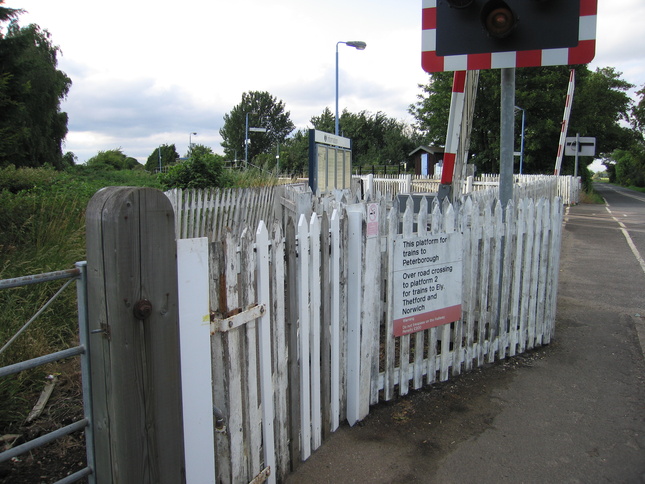 Manea platform 1 entrance