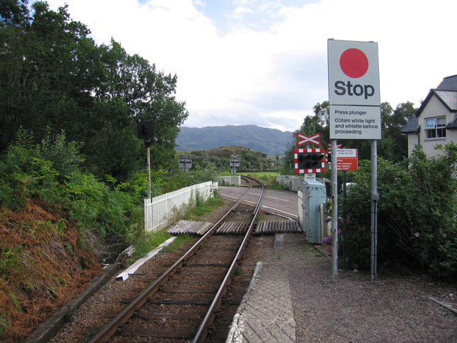 Morar level crossing looking south