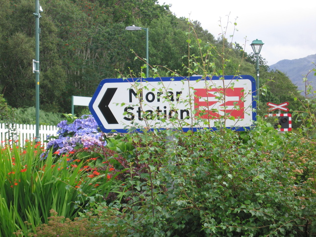 Morar sign