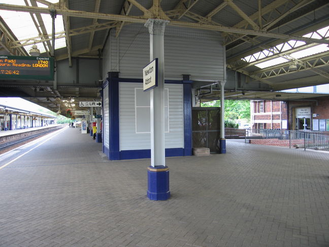Newton Abbot platform 3
entrance