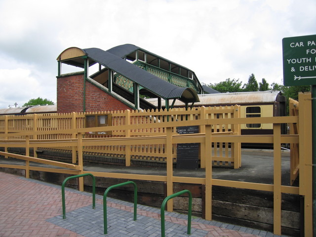 Okehampton platforms 1 and 2
entrance