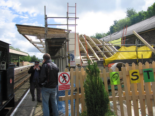 Okehampton platform 2 new
canopy