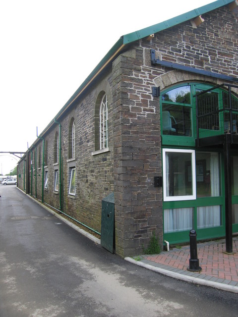 Okehampton youth hostel with
loading gauge