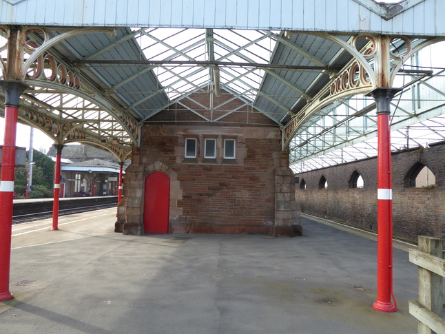 Penrith platforms 2 and 3 building