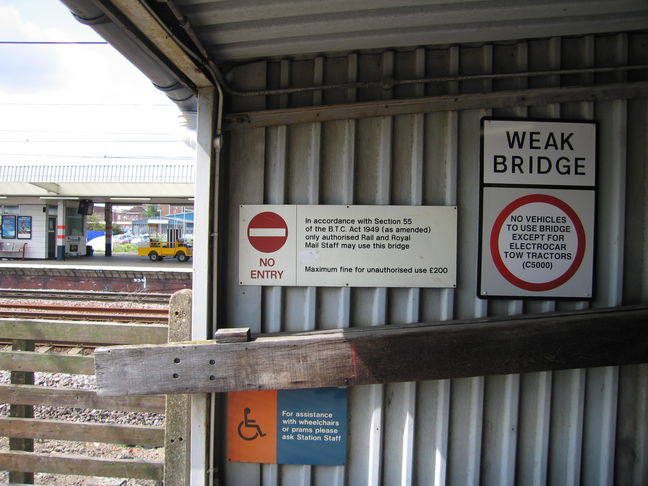 Peterborough bridge
signs