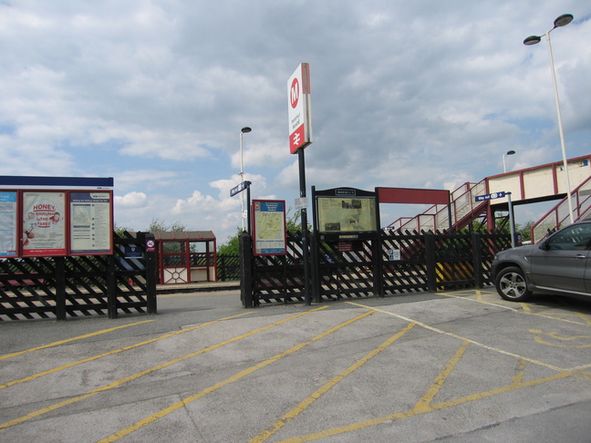 Pontefract Monkhill
platform 1 entrance