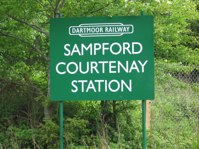 Sampford Courtenay sign
