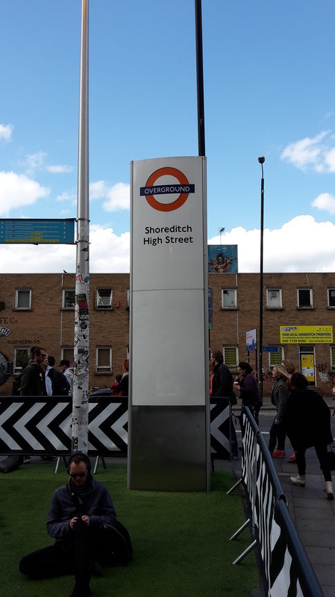 Shoreditch High Street
sign