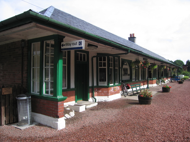 Spean Bridge platform 1