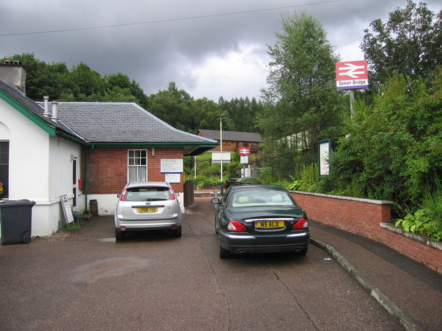 Spean Bridge platform 1
entrance