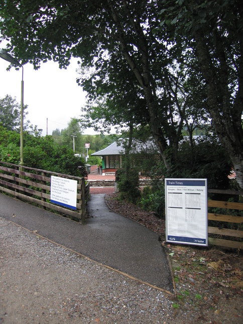 Spean Bridge platform 2
entrance