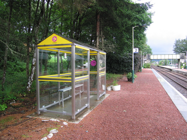 Spean Bridge platform 2 shelter
