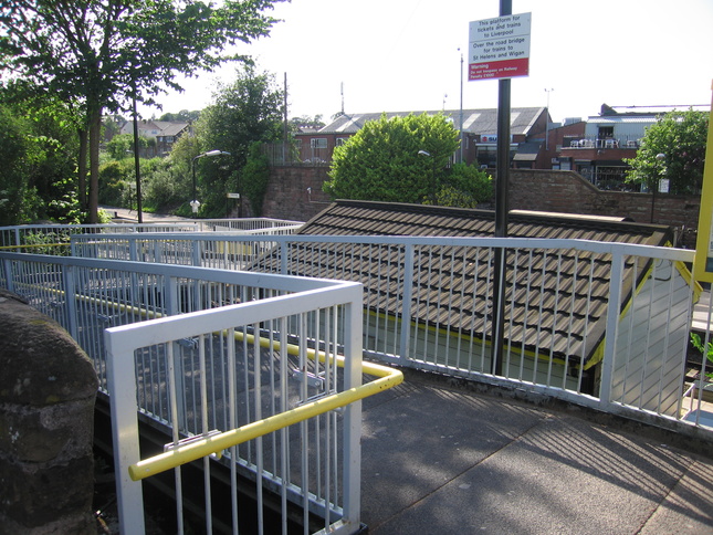 Thatto Heath platform 1
entrance