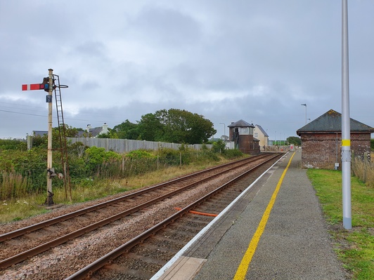 Ty Croes platform 2 looking east