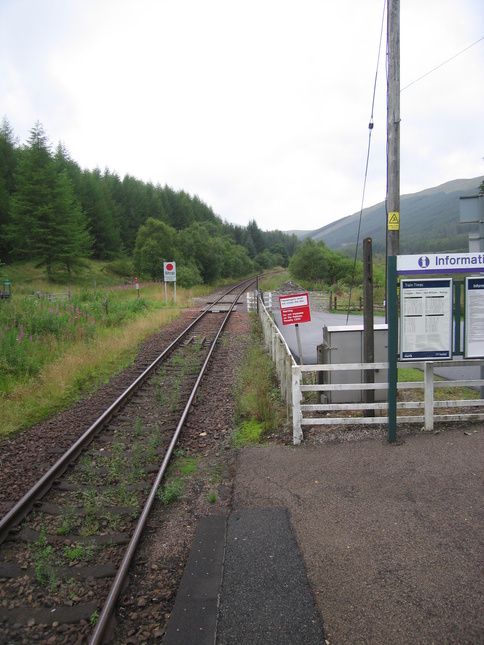 Tyndrum Lower platform looking
west