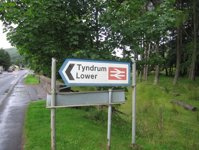 Tyndrum Lower sign