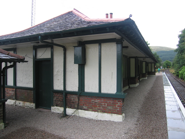 Upper Tyndrum building