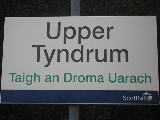 Upper Tyndrum platform sign