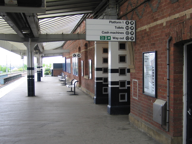 Wakefield Westgate platform 2
looking south