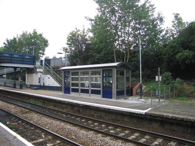 Walthamstow Queen's
Road platform 1 and shelter