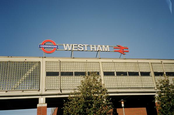 West Ham sign