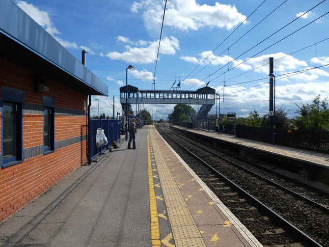 Adwick looking south on platform 1