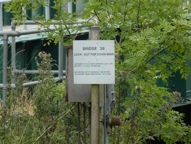 Apperley Bridge sign to west