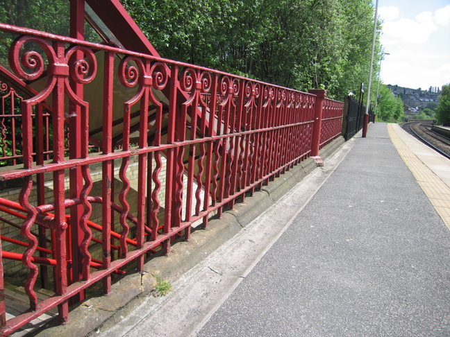 Batley platform 2 railings