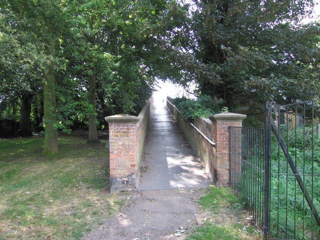 Beccles bridge approach