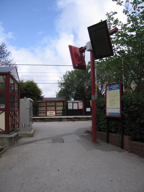 Ben Rhydding entrance