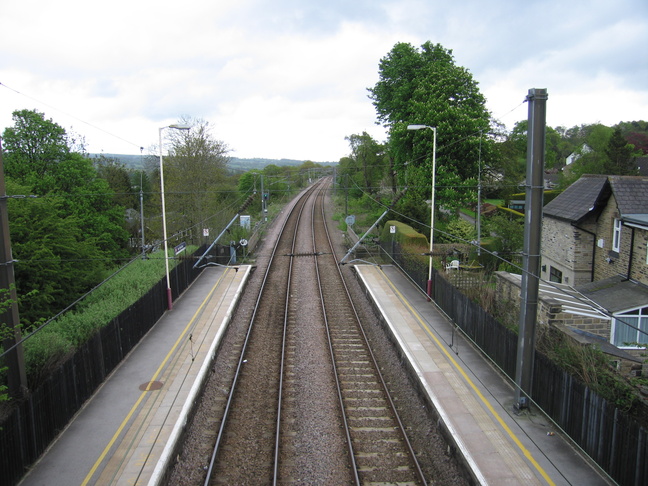Ben Rhydding from footbridge
looking east