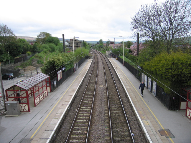 Ben Rhydding from footbridge
looking west