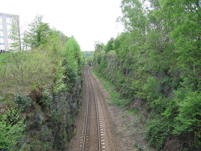 Berry Brow from bridge
looking north