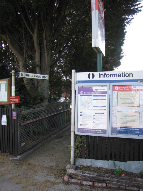 Bescar Lane platform 2 entrance