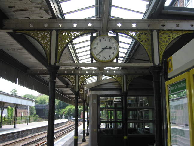 Birkenhead Central
platform 1 clock