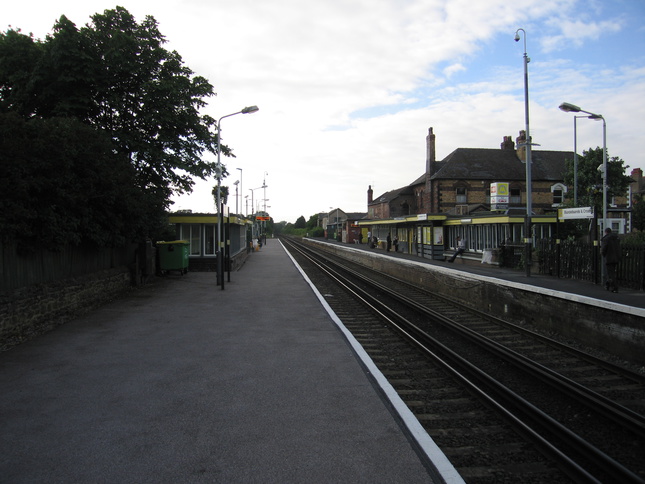 Blundellsands and
Crosby platforms looking north