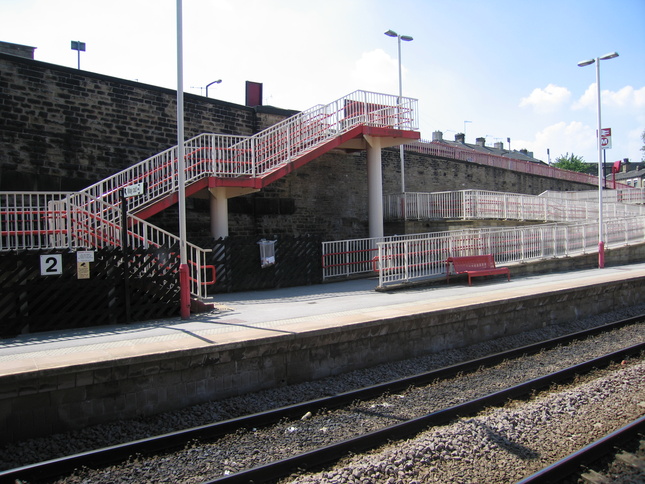 Brighouse platform 2 steps and
ramp