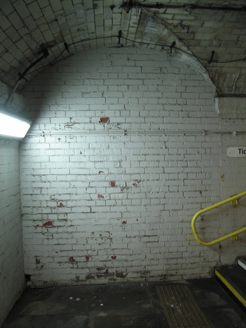 Broad Green subway end