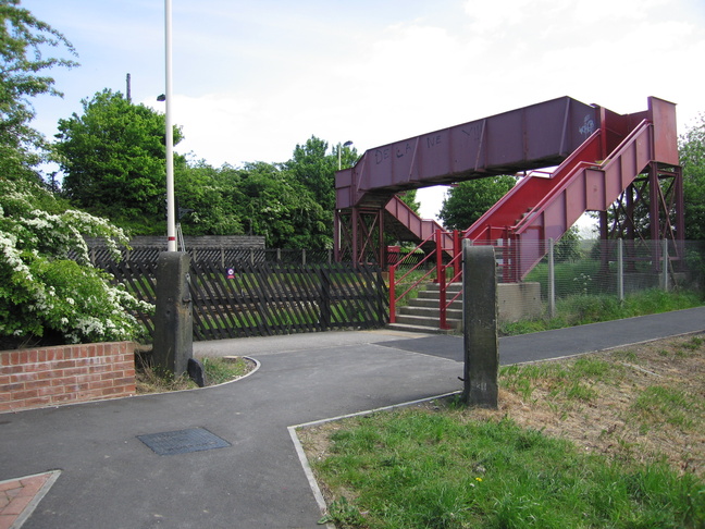 Cottingley platform 1
entrance